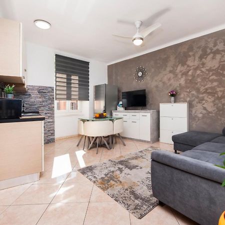 Apartment Rogic โรวีน ภายนอก รูปภาพ