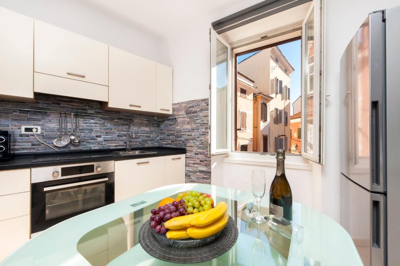 Apartment Rogic โรวีน ภายนอก รูปภาพ