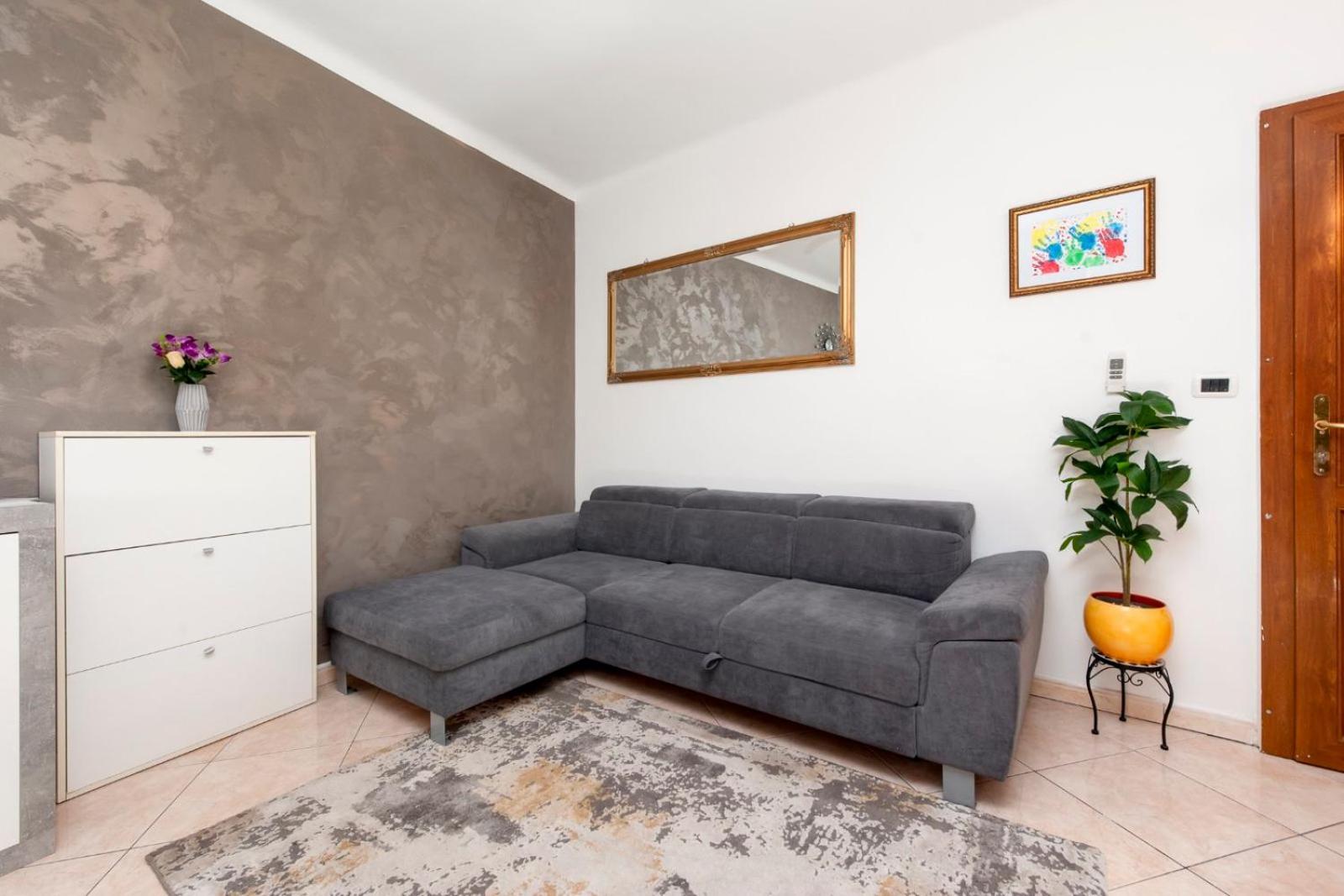 Apartment Rogic โรวีน ภายนอก รูปภาพ