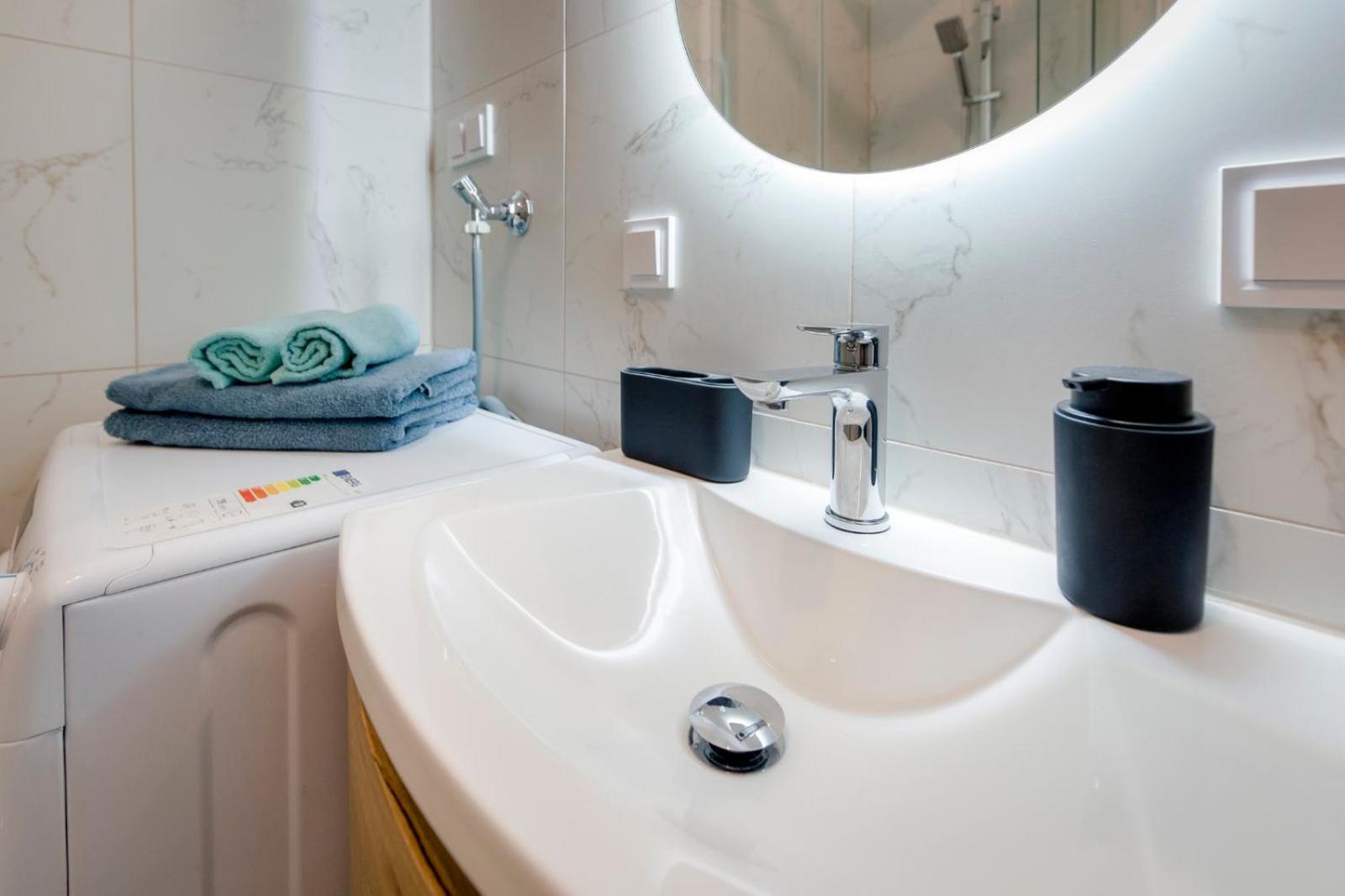 Apartment Rogic โรวีน ภายนอก รูปภาพ